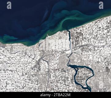 Image satellite montrant le paysage enneigé autour de la rivière Niagara. Banque D'Images