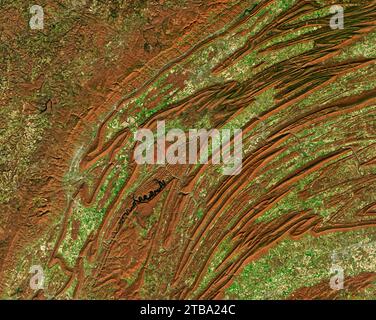 Image satellite en couleurs naturelles montrant les montagnes pliées du centre de la Pennsylvanie. Banque D'Images