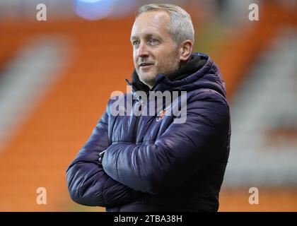 Blackpool, Royaume-Uni. 05 décembre 2023. Neil Critchley Manager de Blackpool All Smiles, lors du Bristol Street Motors Trophy Match Blackpool vs Barnsley à Bloomfield Road, Blackpool, Royaume-Uni, le 5 décembre 2023 (photo de Cody Froggatt/News Images) à Blackpool, Royaume-Uni le 12/5/2023. (Photo de Cody Froggatt/News Images/Sipa USA) crédit : SIPA USA/Alamy Live News Banque D'Images