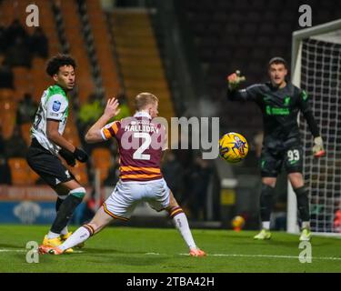 BRADFORD, ROYAUME-UNI. 5 décembre 2023. TROPHÉE EFL : Bradford City AFC v Liverpool FC under 21s. Brad Halliday de Bradford City Credit Paul B Whitehurst/Alamy Live News Banque D'Images