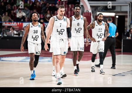 Mestre, Italie. 05 décembre 2023. L'équipe des Lions de Londres lors de l'Umana Reyer Venezia vs London Lions au Palasport Taliercio à Venise, Italie le 5 décembre 2023 lors de l'Umana Reyer Venezia vs London Lions, match de basket-ball Eurocup à Mestre, Italie, décembre 05 2023 crédit : Independent photo Agency/Alamy Live News Banque D'Images