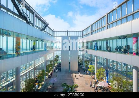 Osaka, Japon - avril 9 2023 : Abeno Harukas a été le plus haut gratte-ciel du Japon de son achèvement en 2014 jusqu'en 2023, plate-forme d'observation appelée 'Haruka Banque D'Images