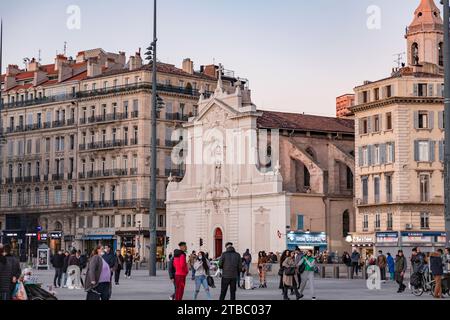 Marseille, France - 28 janvier 2022 : l'Eglise Saint-Ferreol les Augustins est une église catholique romaine située sur le Vieux-Port de Marseille, en France. Banque D'Images