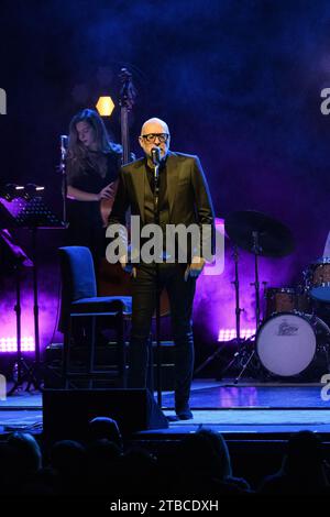 Rome, Italie. 05 décembre 2023. Mario Biondi pendant le live au Théâtre Brancaccio crédit : Agence photo indépendante / Alamy Live News Banque D'Images