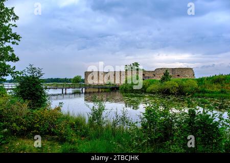 Vue panoramique sur les ruines du château de Kronoberg (Kronobergs slottsruin), Växjö, Smaland, Kronobergs län, Suède. Banque D'Images