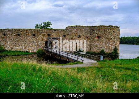 Vue panoramique sur les ruines du château de Kronoberg (Kronobergs slottsruin), Växjö, Smaland, Kronobergs län, Suède. Banque D'Images