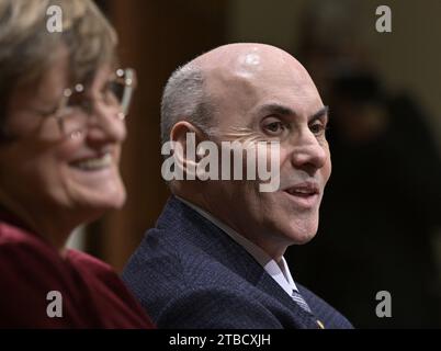 Stockholm, Suède. 06 décembre 2023. STOCKHOLM, SUÈDE 20231206Cette année, Katalin Karikó et Drew Weissman, lauréats du Prix de médecine, lors d’une réunion de presse mercredi avec l’Assemblée Nobel à l’Institut Karolinska. Photo : Anders Wiklund/TT/Code 10040 crédit : TT News Agency/Alamy Live News Banque D'Images