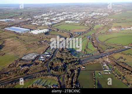 Vue aérienne depuis la jonction 59 de l'A1M en regardant vers le nord vers l'industrie et la ville de Newton Aycliffe, comté de Durham Banque D'Images