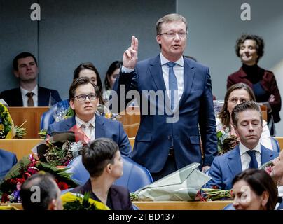 La Haye, pays-Bas. 06 décembre 2023. LA HAYE - Diederik van Dijk (SGP) prête serment lors de la prestation de serment des nouveaux membres de la Chambre des représentants. ANP ROBIN VAN LONKHUIJSEN pays-bas Out - belgique Out Credit : ANP/Alamy Live News Banque D'Images
