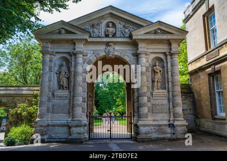 Vue extérieure de la passerelle Danby vers le jardin botanique d'Oxford, Université d'Oxford, dans le centre-ville d'Oxford, Oxfordshire, Angleterre, Royaume-Uni Banque D'Images