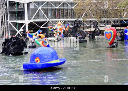 Sculptures, figures, fontaine Stravinsky, aussi connue sous le nom de fontaine Tinguely, détail, Centre Georges Pompidou, Paris, France Banque D'Images