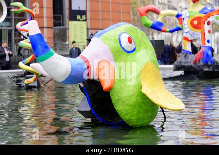 Sculptures, figures, fontaine Stravinsky, aussi connue sous le nom de fontaine Tinguely, détail, Centre Georges Pompidou, Paris, France Banque D'Images