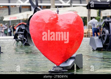 Sculptures, figures, fontaine Stravinsky, aussi connue sous le nom de fontaine Tinguely, détail, Centre Georges Pompidou, Paris, France Banque D'Images