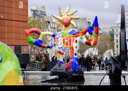 Sculptures, figures, fontaine Stravinsky, aussi connue sous le nom de fontaine Tinguely, détail, Centre Georges Pompidou, Paris, France Banque D'Images