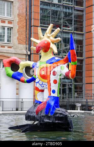 Sculptures, figures, fontaine Stravinsky, aussi connue sous le nom de fontaine Tinguely, détail, Centre Georges Pompidou, Paris, France Banque D'Images