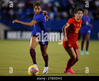 5 décembre 2023 : Frisco, Texas, États-Unis : l'attaquant américain Midge Purce (9) passe le ballon lors d'un match amical international de football entre l'équipe nationale féminine des États-Unis et les relations publiques de Chine. L'équipe des États-Unis a gagné, 2-1. (Image de crédit : © Scott Coleman/ZUMA Press Wire) USAGE ÉDITORIAL SEULEMENT! Non destiné à UN USAGE commercial ! Banque D'Images