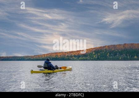 Door County Wisconsin est un paradis pour les pagayeurs et depuis que je vis ici, j'ai amplement l'occasion de sortir et de profiter de ce sport de style de vie actif Banque D'Images