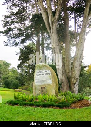 Panneau d'entrée au National AIDS Memorial Grove, Golden Gate Park, San Francisco, Californie Banque D'Images