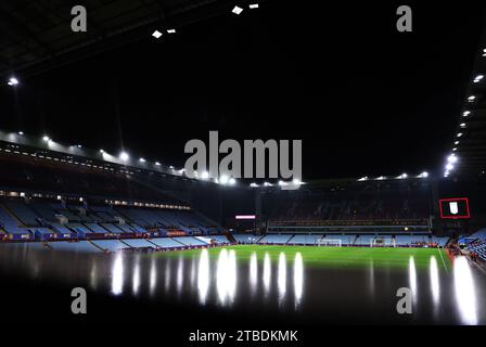 Birmingham, Royaume-Uni. 6 décembre 2023. Vue générale à l'intérieur du stade avant le match de Premier League à Villa Park, Birmingham. Le crédit photo devrait se lire : Cameron Smith/Sportimage crédit : Sportimage Ltd/Alamy Live News Banque D'Images