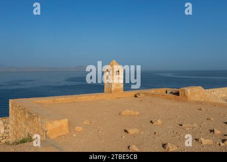 Murs de la forteresse de Fortezza, construite au 16e siècle, à Réthymnon, Grèce. Banque D'Images