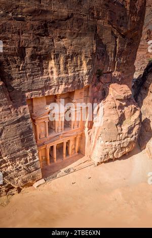 Une vue surélevée du Trésor à Petra, Jordanie Banque D'Images