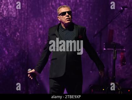 Nottingham, Royaume-Uni. 05 décembre 2023, événement : Motorpoint Arena. “Madness” soutenu par “The Lightning Seeds”. Graham McPearson principalement connu sous son nom de scène « Suggs ». Crédit : Mark Dunn Photography/Alamy Live News Banque D'Images