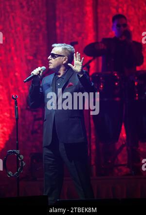 Nottingham, Royaume-Uni. 05 décembre 2023, événement : Motorpoint Arena. “Madness” soutenu par “The Lightning Seeds”. Graham McPearson principalement connu sous son nom de scène « Suggs ». Crédit : Mark Dunn Photography/Alamy Live News Banque D'Images