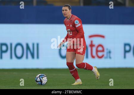 Parme, Italie. 5 décembre 2023. Romana Bachmann de Suisse lors du match de la Ligue des Nations féminines de l'UEFA au Stadio Ennio Tardini, Parme. Le crédit photo devrait se lire : Jonathan Moscrop/Sportimage crédit : Sportimage Ltd/Alamy Live News Banque D'Images