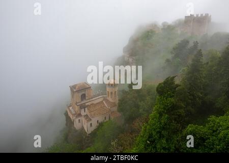 Brumeux 'Torretta Pepoli' à Erice - Sicile - Italie Banque D'Images