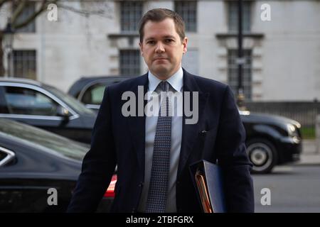 Londres, Royaume-Uni. 29 novembre 2023. Le ministre d'État à l'Immigration Robert Jenrick arrive au bureau du Cabinet à Londres. Jenrick démissionne du cabinet en raison de désaccords avec le projet de loi sur le Rwanda proposé par governmentís. Crédit : SOPA Images Limited/Alamy Live News Banque D'Images