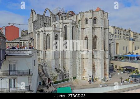 Portugal, Lisbonne, couvent du Carmo (Convento do Carmo), est l'ancien couvent catholique de notre-Dame du Mont Carmel . Le couvent médiéval a été ruiné duri Banque D'Images