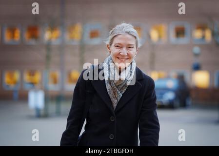 La procureure spéciale Marie Tullin arrive au tribunal de Glostrup où Sanjay Shah est en interrogatoire constitutionnel, jeudi 7 décembre 2023. Sanjay Shah, accusé de participer à des opérations frauduleuses de négociation d'actions, a été extradé de Dubaï vers le Danemark. (Photo : Liselotte Sabroe/Ritzau Scanpix) Banque D'Images