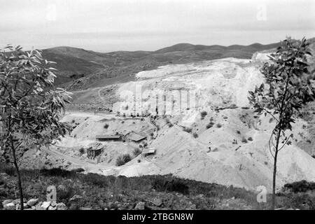 Blick vom Bufa Hügel auf einen Bergbauposten, Zacatecas 1964. Vue d'un poste minier depuis Bufa Hill, Zacatecas 1964. Banque D'Images