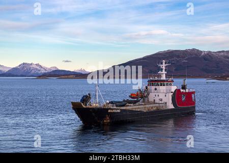 MS Maursund Landing Craft bateau à Sandnessjoen, Norvège, Scandinavie, Europe en octobre Banque D'Images