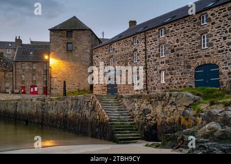 Port historique de Portsoy après l'aube. Aberdeenshire, Écosse Banque D'Images