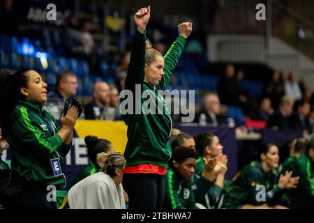 Frederikshavn, Danemark. 06 décembre 2023. Barbara Arenhart du Brésil vue lors du match du Championnat du monde de handball de l'IHF 2023 entre les pays-Bas et le Brésil à l'Arena Nord à Frederikshavn. (Crédit photo : Gonzales photo - Balazs Popal). Banque D'Images