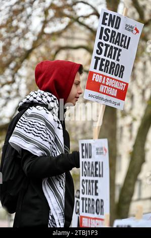 Londres, Royaume-Uni. London School & Uni grève d'un jour, marche de masse des étudiants pour la Palestine appelant à un cessez-le-feu maintenant. Whitehall en face 10 Downing Street. Crédit : michael melia/Alamy Live News Banque D'Images