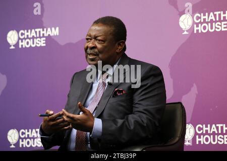 Londres, Royaume-Uni, 7 décembre 2023 : le ministre kenyan des Affaires étrangères Musalia Mudavadi s'exprimant à Chatham House sur les impératifs de politique étrangère de son pays (crédit : Dominic Dudley/Alamy Live News) Banque D'Images