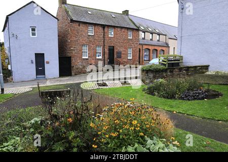 Les jardins du poète Robert Burns, Dumfries Town, Dumfries et Galloway, Écosse Royaume-Uni en face du musée de la maison Robert Burns. Banque D'Images