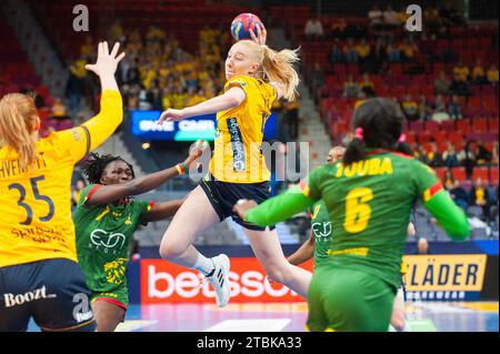 Gothenburg, Suède. 7 décembre 2023. Tyra Axner, de Suède, lors du match du Championnat du monde féminin de handball de l'IHF 2023 entre la Suède et le Cameroun le 7 décembre 2023. Crédit : PS photo / Alamy Live News Banque D'Images