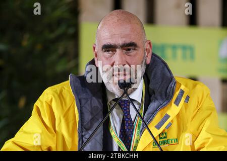 Le président de Coldiretti Campania, Ettore Bellelli a parlé à Naples au Coldiretti Village avec plus de 200 stands, dont 100 avec des produits typiques de la terre et d'autres spécialités italiennes Banque D'Images