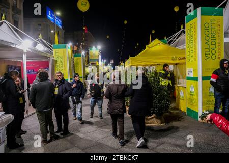 Le village Coldiretti avec plus de 200 stands, dont 100 avec des produits typiques de la terre et d'autres spécialités italiennes Banque D'Images