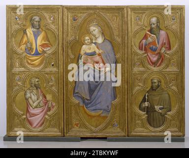 Retable avec la Vierge et l'enfant avec les saints, c1410-1420. L'état intact et le format unique de ce retable en font un tableau vraiment remarquable. Le panneau central représente une magnifique Vierge à l'enfant, flanquée sur la gauche de figures à mi-longueur de Saint Pierre au-dessus de St. Jean le Baptiste et, à droite, par Saint Paul au-dessus de St. François d'Assise. La robe de la Vierge est sculptée et décorée de feuilles d'or qui scintillaient à la lumière des bougies, un traitement de surface courant dans les peintures byzantines. À cause du croissant de lune à ses pieds, les rayons émanant de son corps, et le curling d'or Banque D'Images