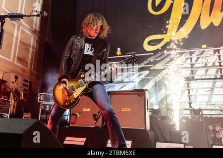 Newcastle, Royaume-Uni - le groupe Darkness se produit à l'o2 City Hall, Newcastle, le 7 décembre 2023 dans le cadre de leur tournée Permit to Land 20th Anniversary. Banque D'Images