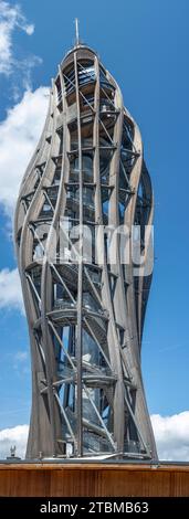Keutschach, Autriche, 9 août 2021 : Tour d'observation Pyramidenkogel à Worthersee, Carinthie. Autriche Banque D'Images