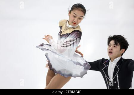 (231208) -- ZAGREB, 8 déc. 2023 (Xinhua) -- Yang Yixi (L) et Deng Shunyang, de Chine, concourent à la compétition de patinage libre en couple au Golden Spin de l'ISU à Zagreb, en Croatie, le 7 décembre 2023. (Igor Kralj/PIXSELL via Xinhua) Banque D'Images