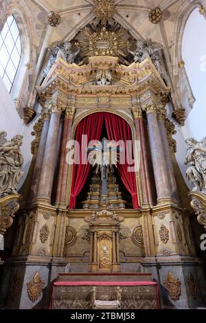 Vue intérieure, autel, Igreja de Santa Cruz, Coimbra, Portugal Banque D'Images