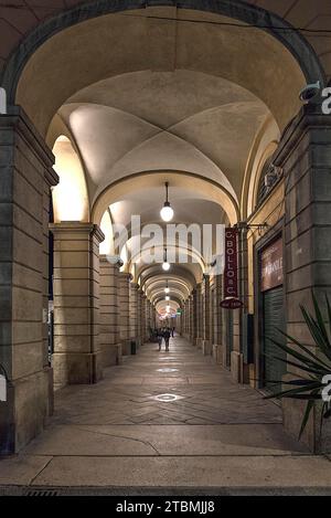 Arcade historique au port, Piazza Dinegro, Gênes, Italie Banque D'Images