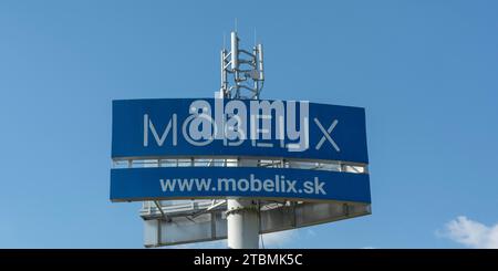 Levice, Slovaquie, 26 juin 2022 : Mobelix. Chaîne autrichienne de magasins de meubles. L'un des plus grands détaillants de meubles et accessoires pour la maison Banque D'Images