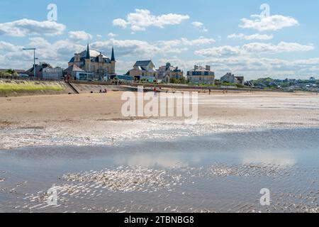 Paysage à Gold Beach près d'Arromanches-les-bains qui était l'une des cinq zones de l'invasion alliée de la France occupée par les Allemands en Normandie Banque D'Images